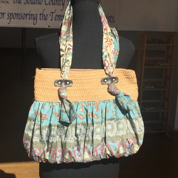 Fabric and grass bohemian handbag - Picture 2 of 6